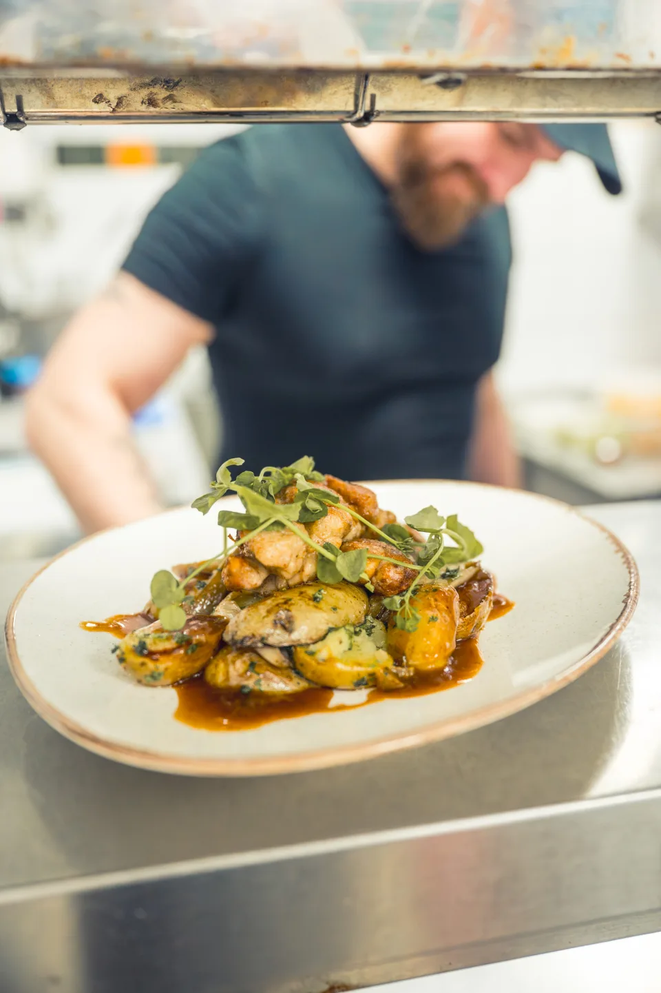 Dressage d’une assiette en cuisine